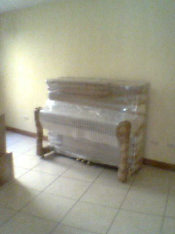 UN PIANO EN SU NUEVO HOGAR EN GUATEMALA,CA