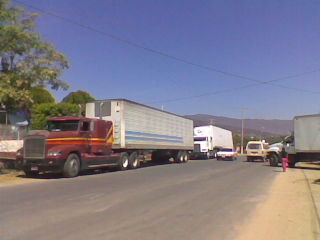 CONVOY DE TRAILERS CON CAJA 53'