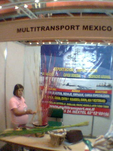 INSTALANDO EL STAND EN CENTROCONVENCIONES DE PUEBLA